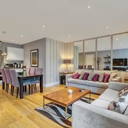 Modern 2 Bedroom & 2 Bathroom Apartment In Fulham London Exterior photo