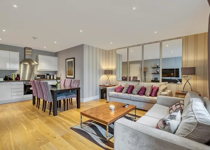 Modern 2 Bedroom & 2 Bathroom Apartment In Fulham