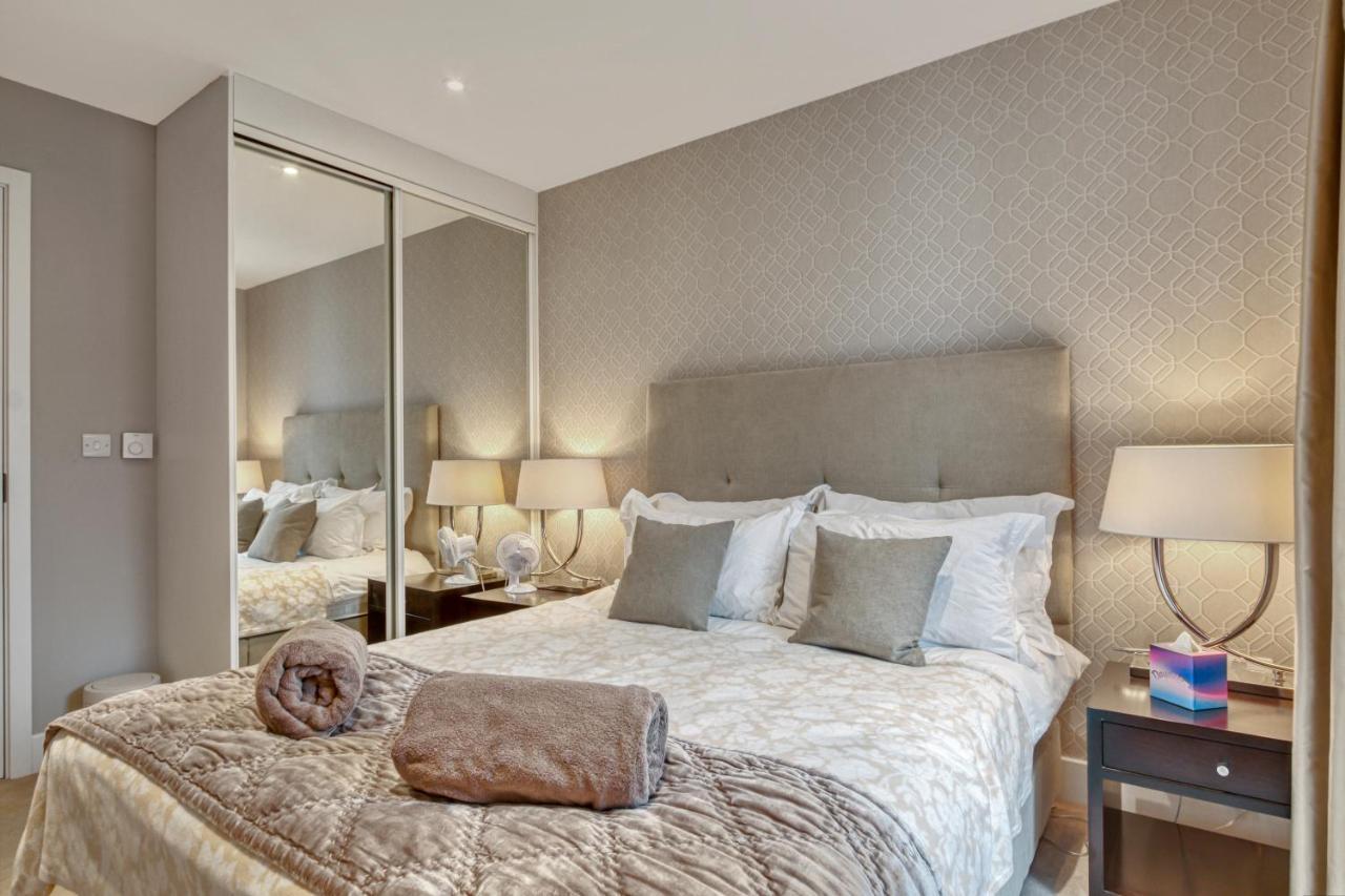 Modern 2 Bedroom & 2 Bathroom In Fulham *